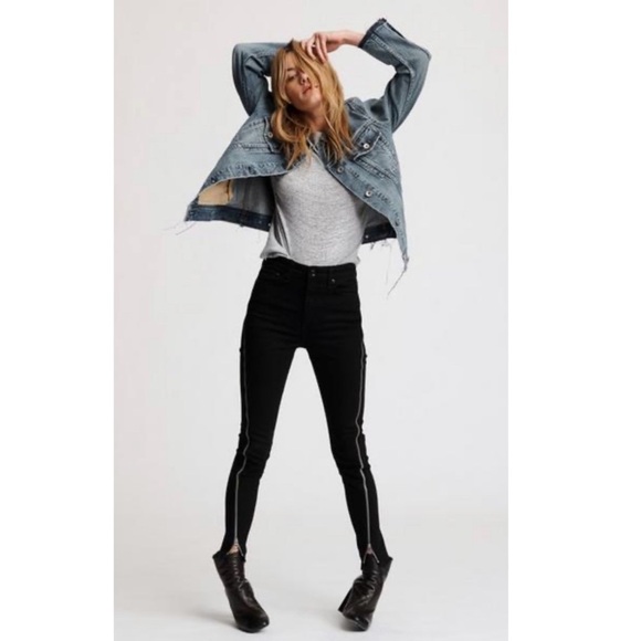 Rag & Bone Clara Torqued Long Sleeve Top. - Picture 2 of 11